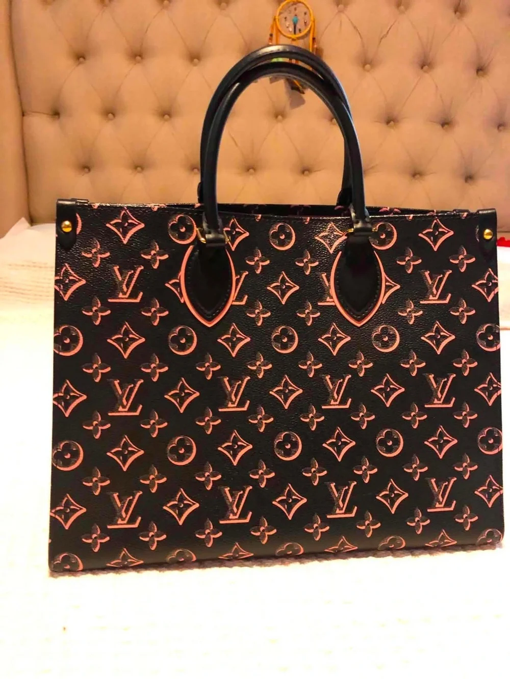 NWT Louis Vuitton Fall For You OnTheGo MM tote bag